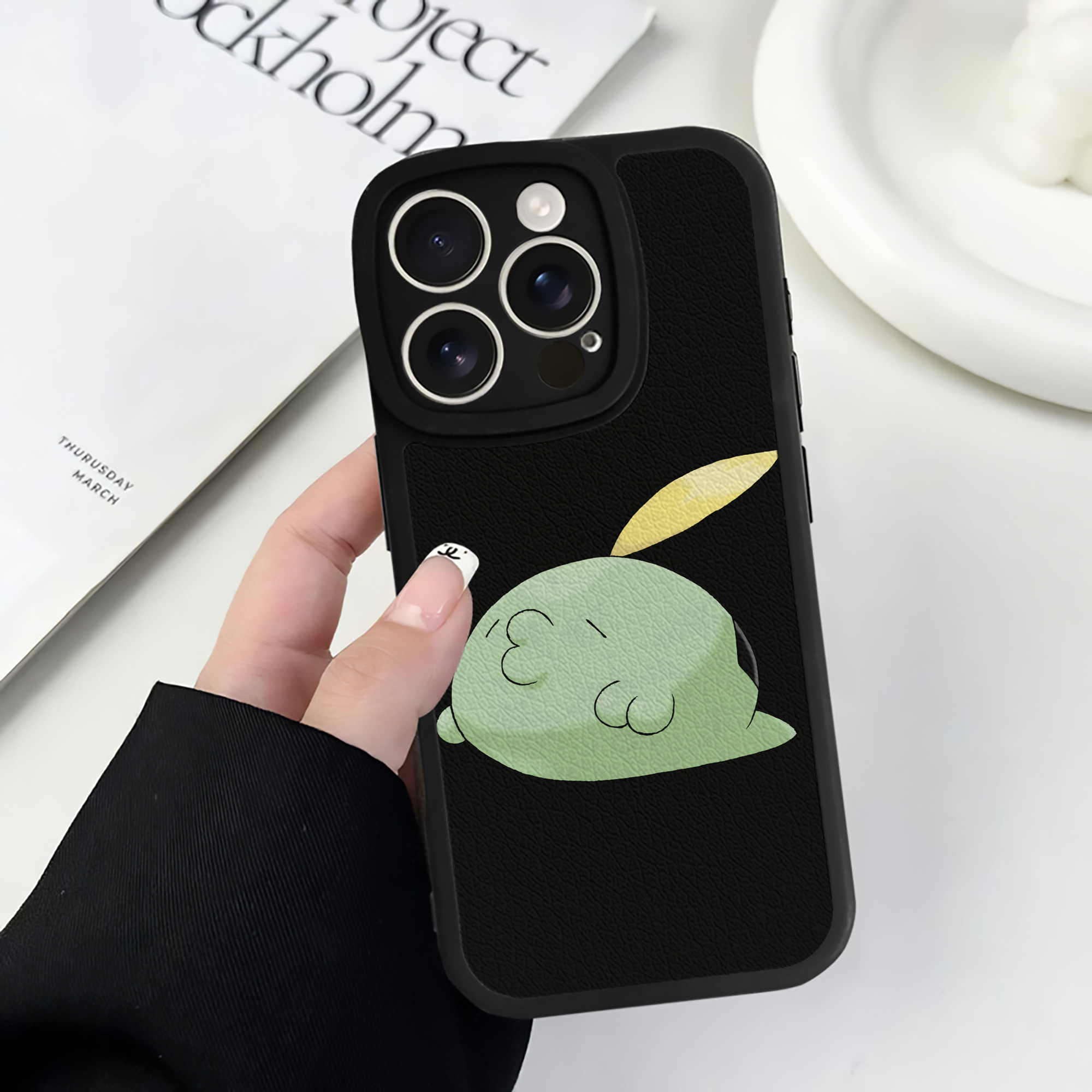 （画像用） ポケットモンスター Pokémon 【iPhone 16シリーズ対応】シリコンスマホケース（レザー調） 材質：シリコン